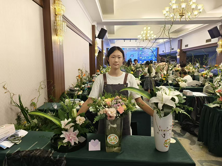 图片二 宋美葵 花艺比赛第一名.jpg