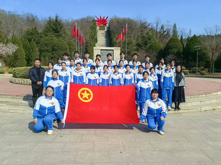 1775173275222493.jpg 3.31清明烈士扫墓 (2).jpg